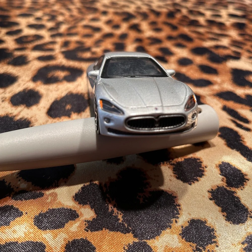 Burago Maserati Gran Turismo Silver 1:43 Scale Diecast Model Car - Picture 2 of 8
